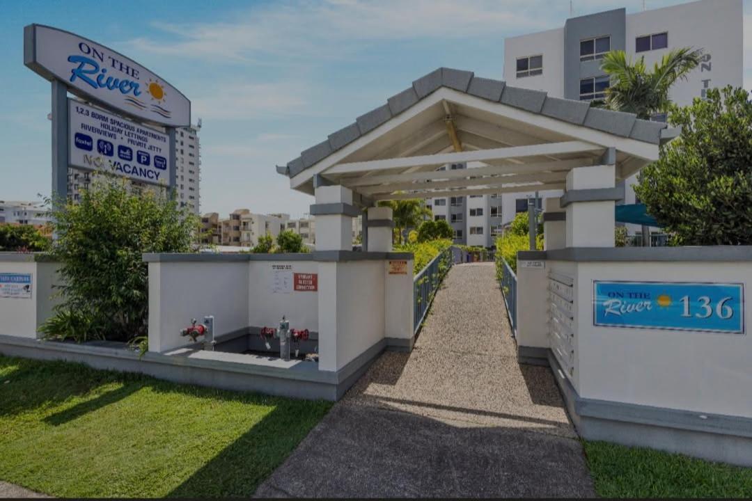 On The River Apartments Maroochydore Bagian luar foto